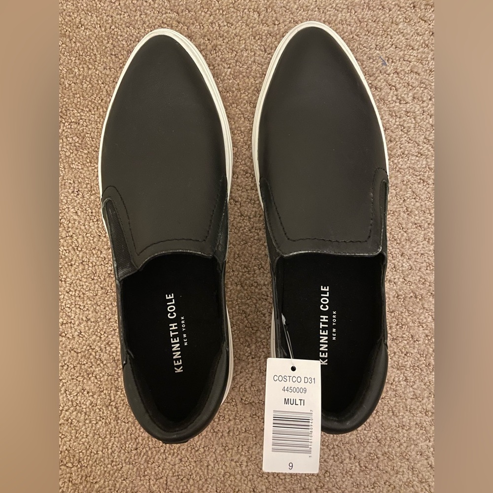 Kenneth Cole Black Pleather Slip On Sneaker Size 9